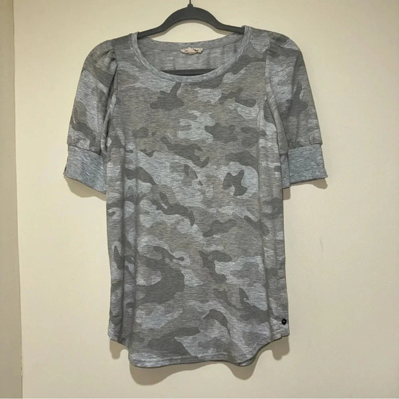 Women’s Jane and Dalancey Brand Camo Print Short Puff Work Sleeve T-Shirt Size:M - Picture 4 of 13